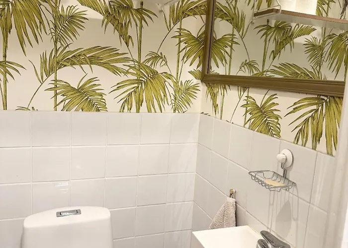 Hhh Beauty In Great Calm Location In The Center Of דירה